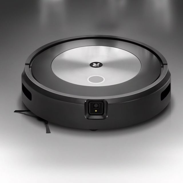 Nejchytřejší robotický vysavač iRobot Roomba j7+ je naprosto samostatný a ve správný čas uklízí ta správná místa. Roomba navrhuje rozvrh dle zvyků členů domácnosti, aktuálních překážek (👟, 💩, ...) i ročního období. Dokonale uklidí jakkoli velké prostory a sama se po úklidu vysype. Život s Roombou j7+ je prostě jednodušší. #irobot #roombaj7plus #irobotlove .
.
.
.
.
#irobotcz #irobotjekvalita #irobotroomba #roombaby #robotickyvysavac #uklid #chytradomacnost #domacispotrebice #tipynadarky #vysavac #vysavani #elektrododomacnosti #rodina #volnycas #tech #smarthome